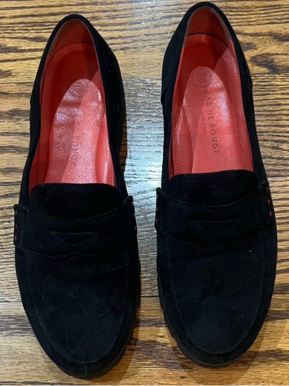 Pas de Rouge Women's Suede
Marta Penny Loafer Black Sz 40
Italy Luxury Capsule